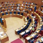 El pleno de Les Corts rechazó las enmiendas de la oposición y aprobó la del PP