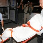 El cadáver de la mujer fue trasladado al Anatómico Forense junto al de su verdugo