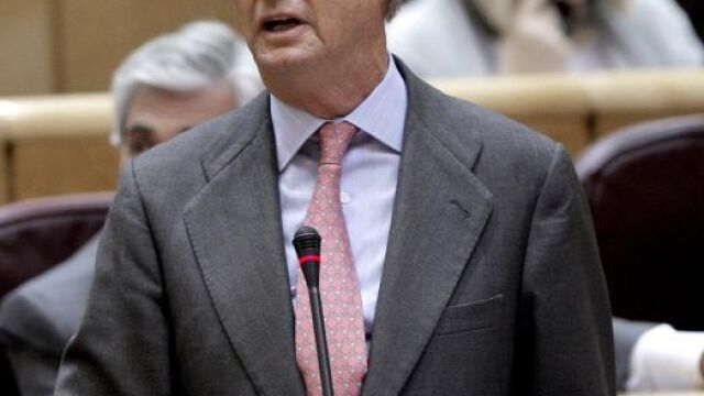 Ofensiva nacionalista contra el Ejército en el Senado