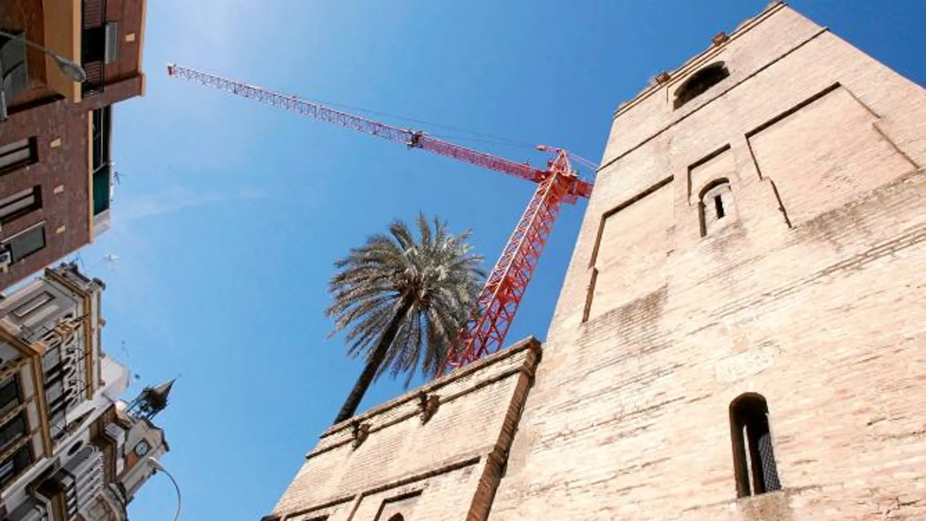 Zoido exige que la Junta ponga su parte tras lograr fondos de la Iglesia
