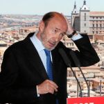 Rubalcaba llama al PSOE a dejar la «introspección»