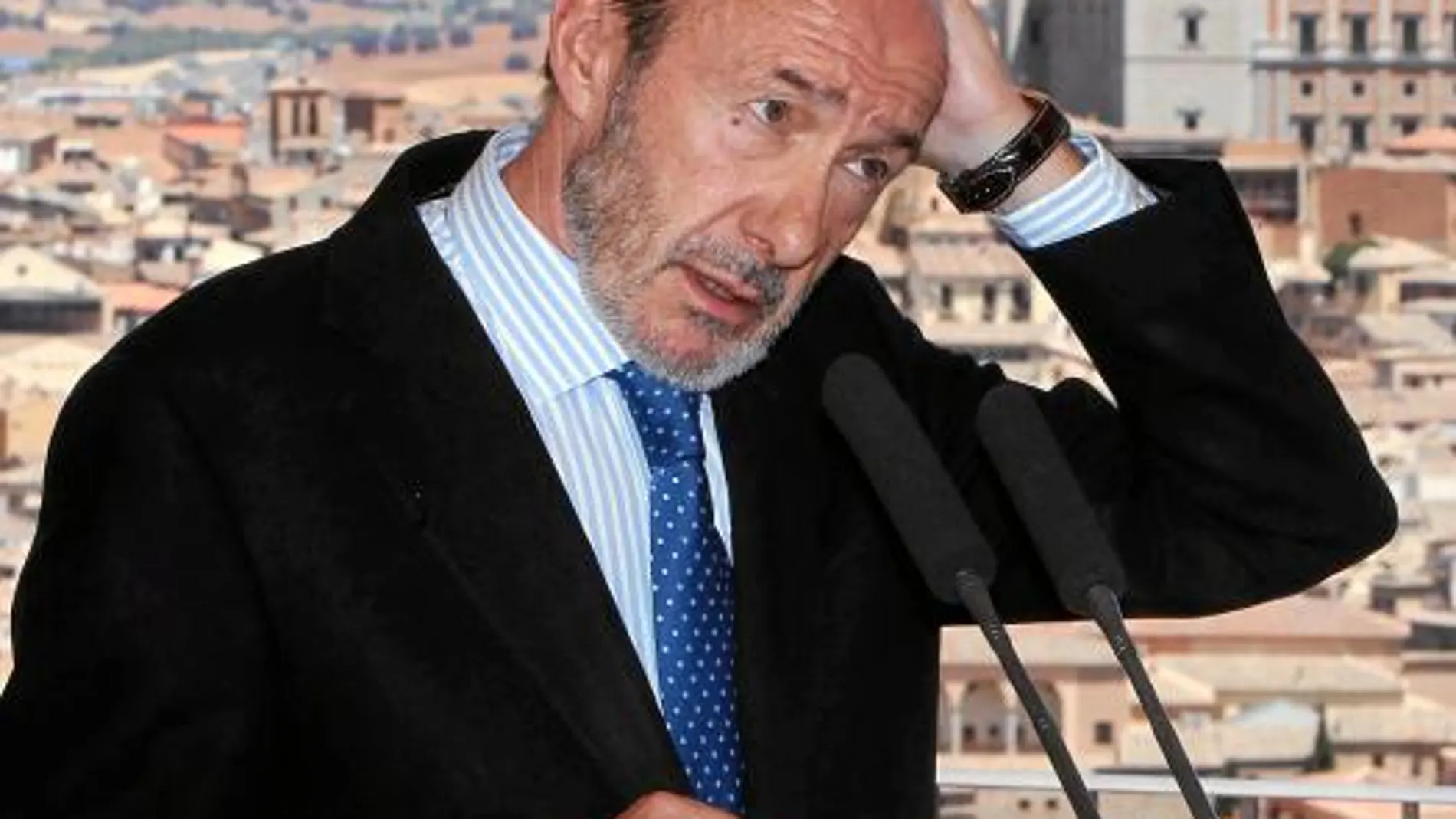 Rubalcaba llama al PSOE a dejar la «introspección»