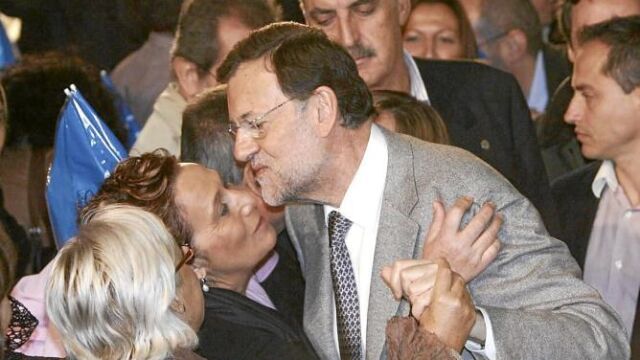 Rajoy y Sánchez-Camacho fueron jaleados por 800 catalanes en Tarragona