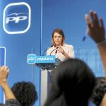 Cospedal avisa: «El PP examina la imputación de Sonia Castedo»