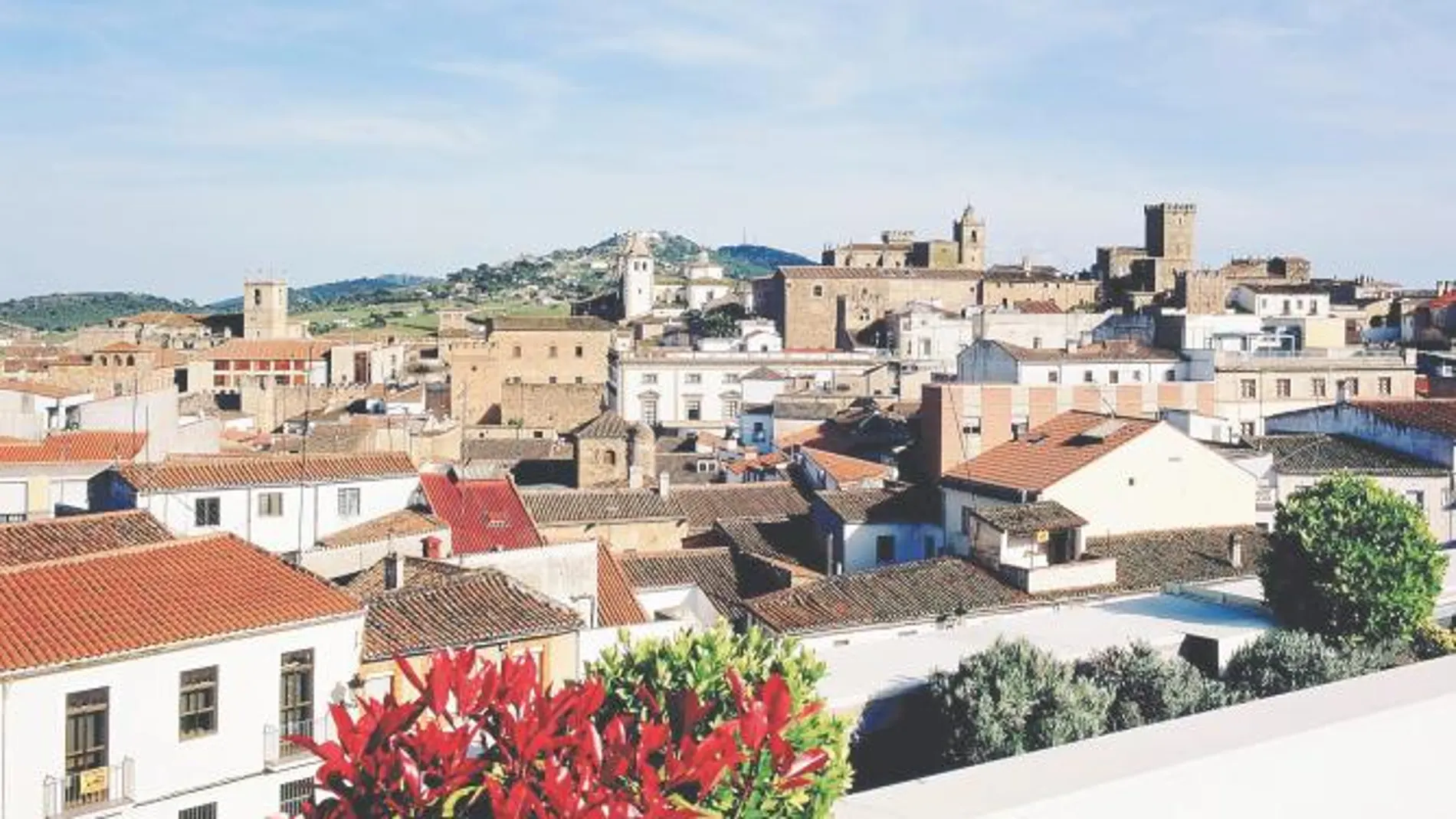 El horizonte de la capital cacereña está marcado por la huella de fenicios, romanos, árabes...