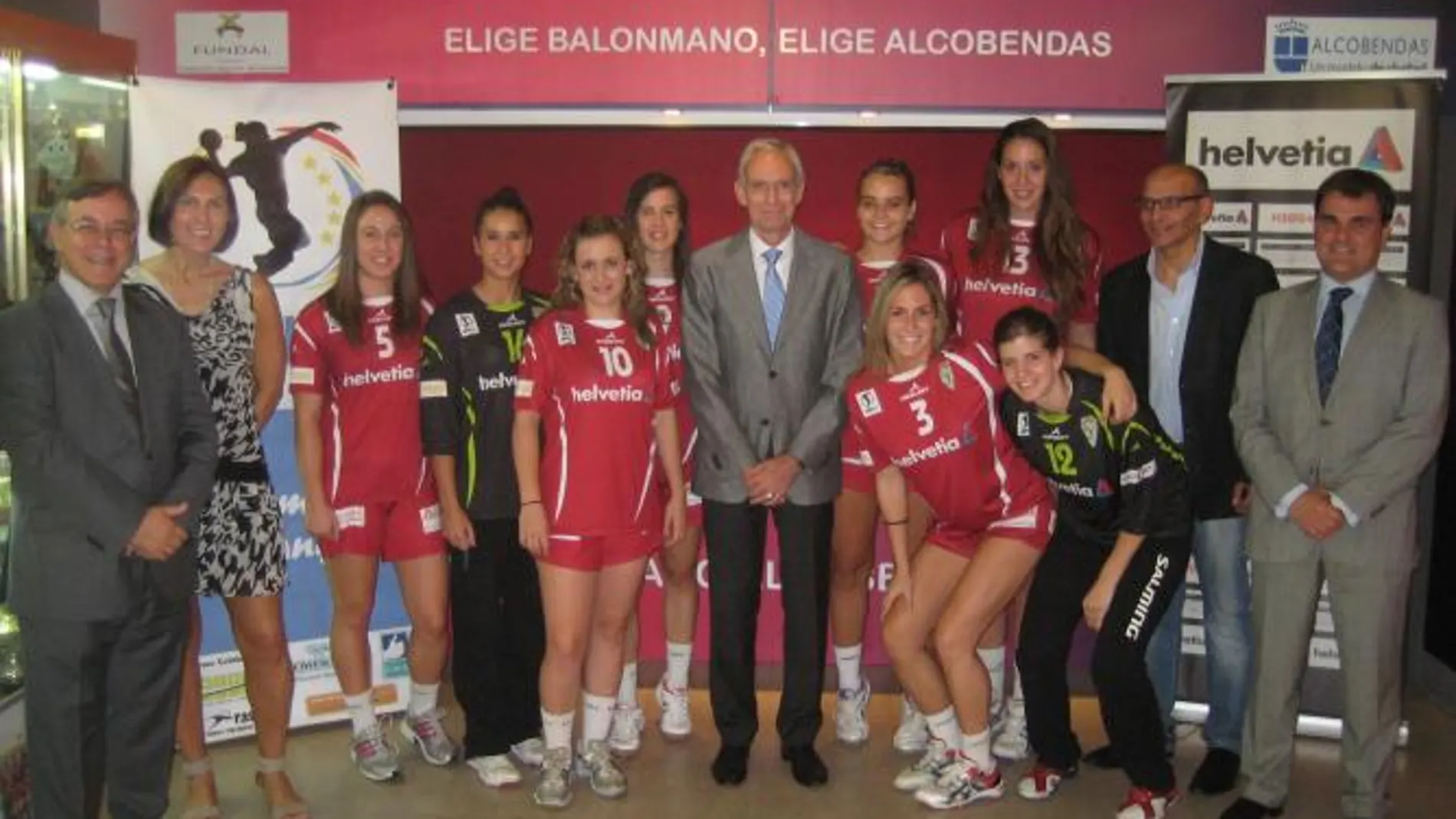 Firma del Convenio de Helvetia con el Balonmano Alcobendas
