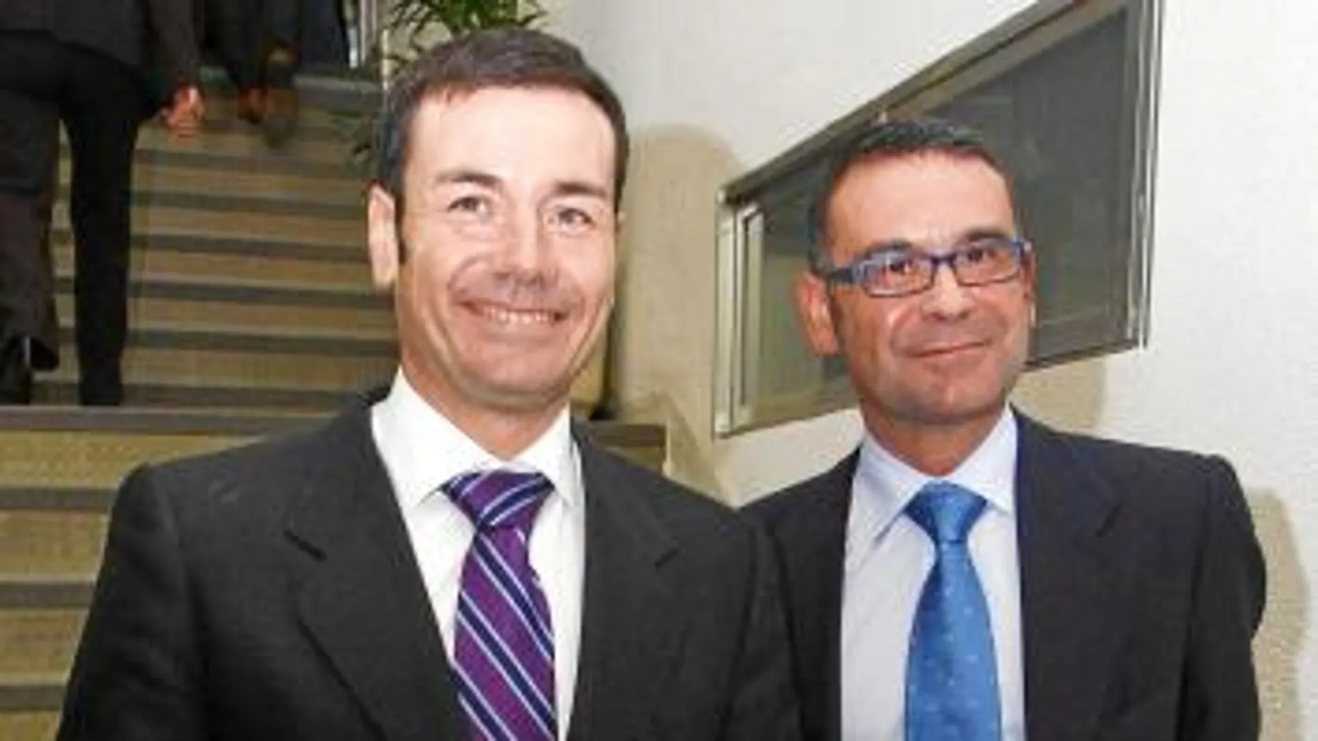 En 2008, José María Fraile recibió de manos de su predecesor, Tomás Gómez, la Alcaldía de Parla con una deuda de 240 millones de euros, un «pufo» que casi doblaba el presupuesto municipal de la localidad