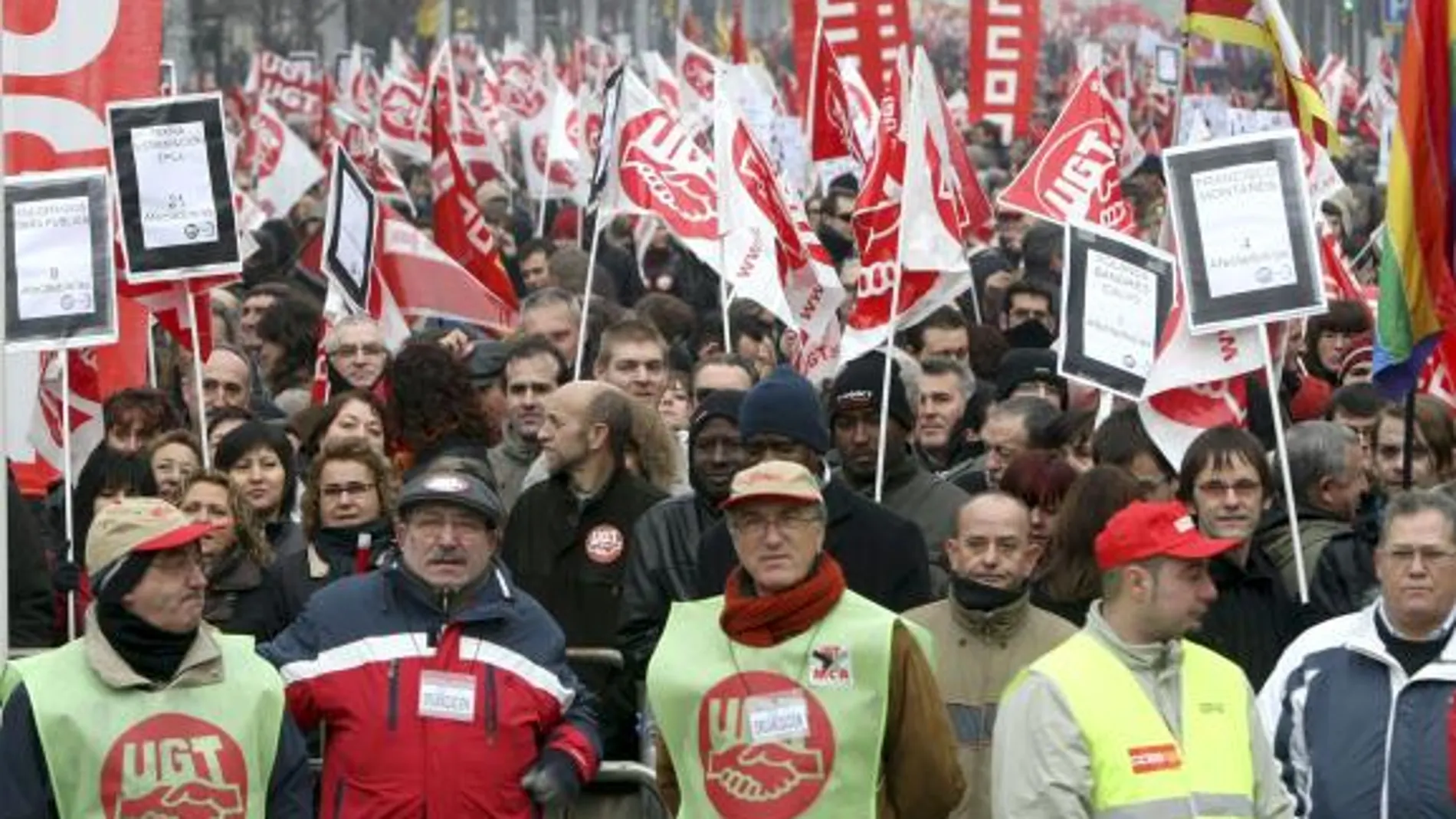 El descontento contra Zapatero por la crisis alcanzará su cénit tras el verano