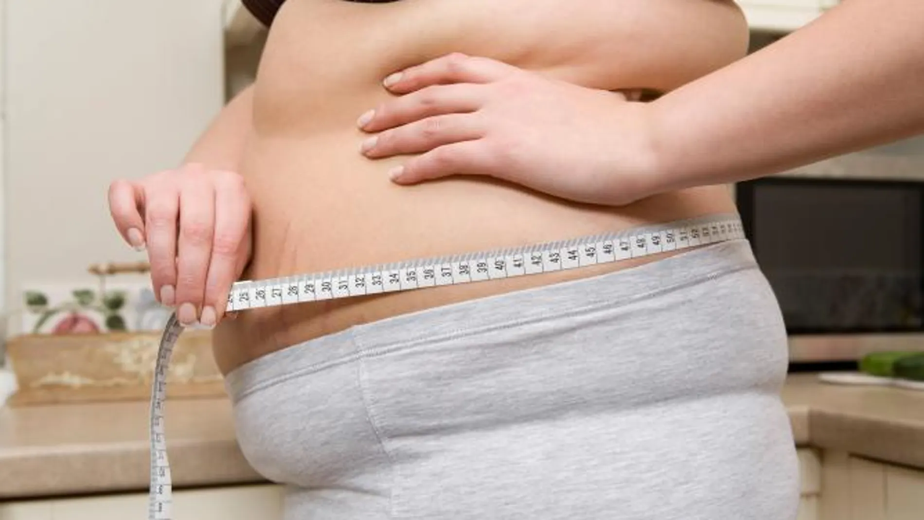 Los médicos alertan de riesgo de obesidad a quienes duermen poco y comen mal