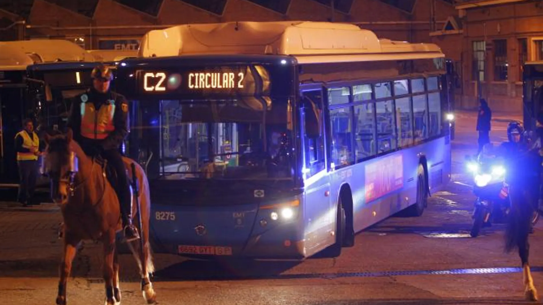 El Gobierno asegura que se cumplen los servicios mínimos en el transporte por autobús