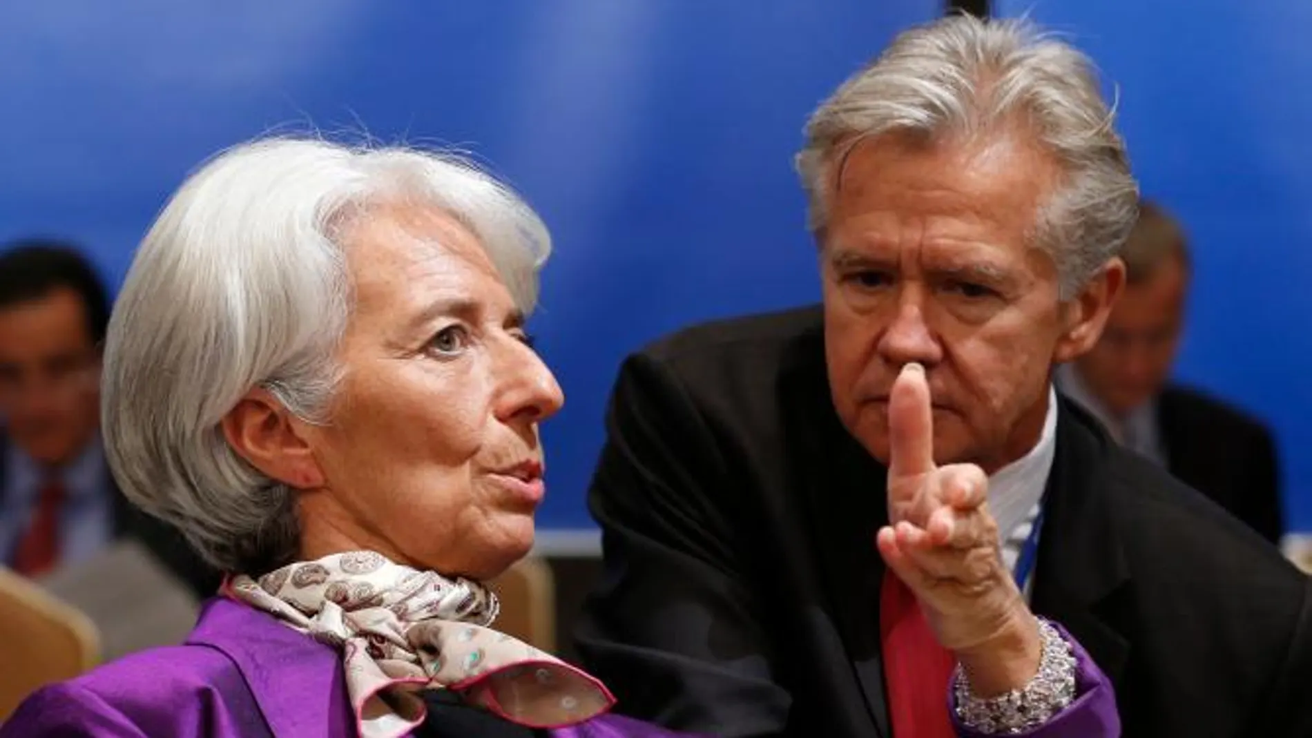 Lagarde considera que las medidas de ajuste fiscal no son suficientes por sí solas
