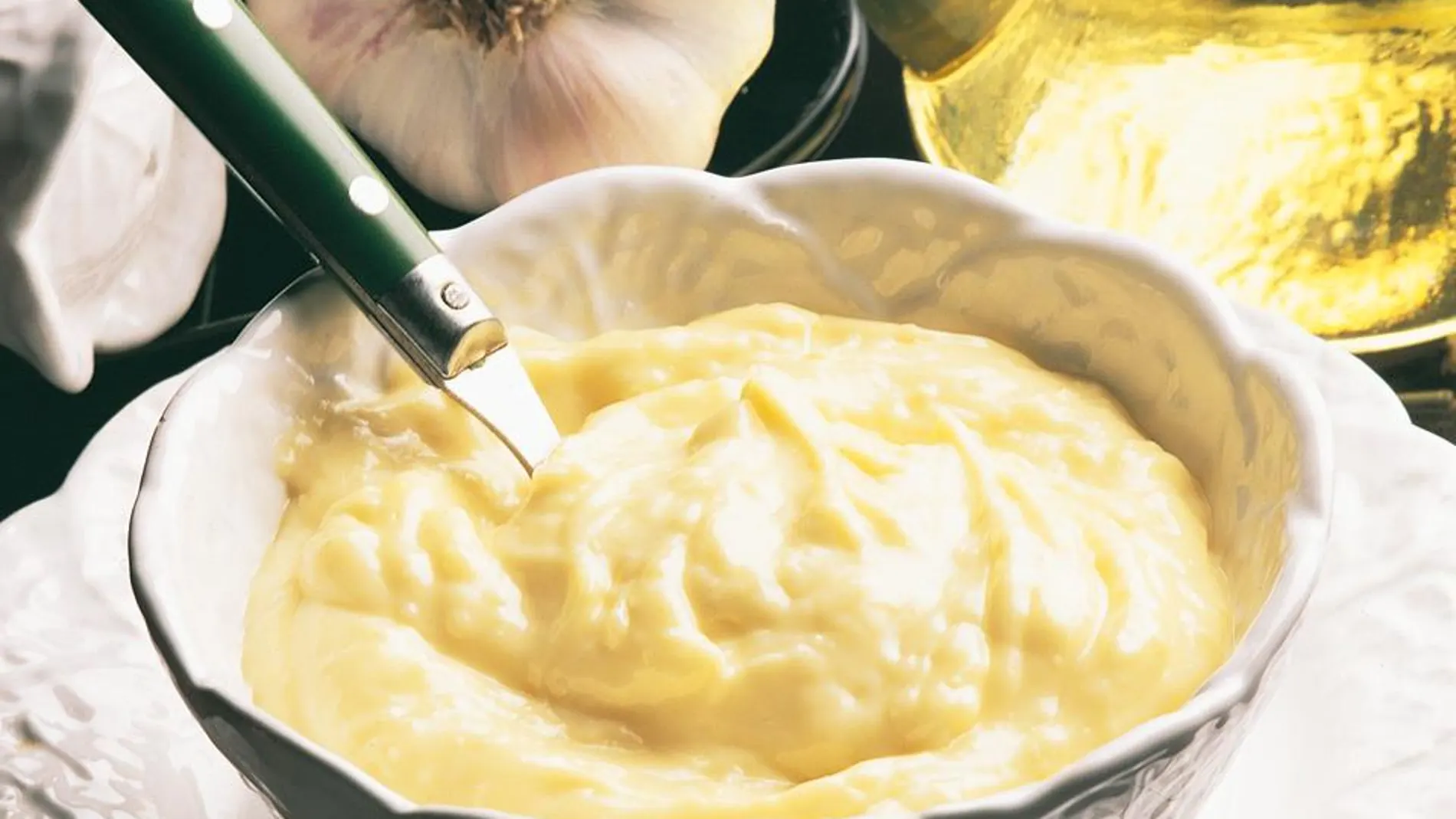 Alioli y Almendras fritas