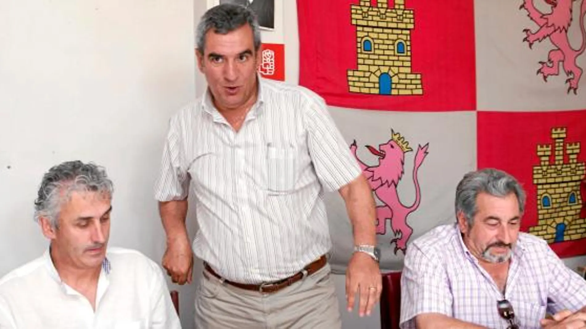 Julio Villarrubia durante su visita a la localidad burgalesa de Briviesca