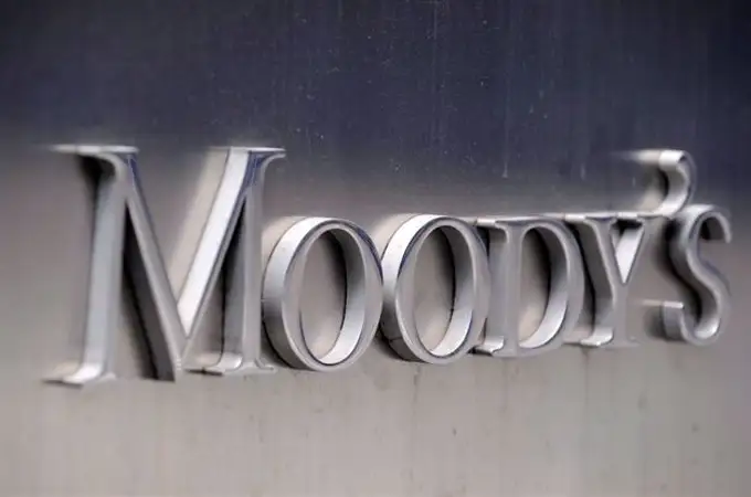 Moody’s rebaja a negativa la perspectiva crediticia de China por el aumento de la deuda y la crisis inmobiliaria