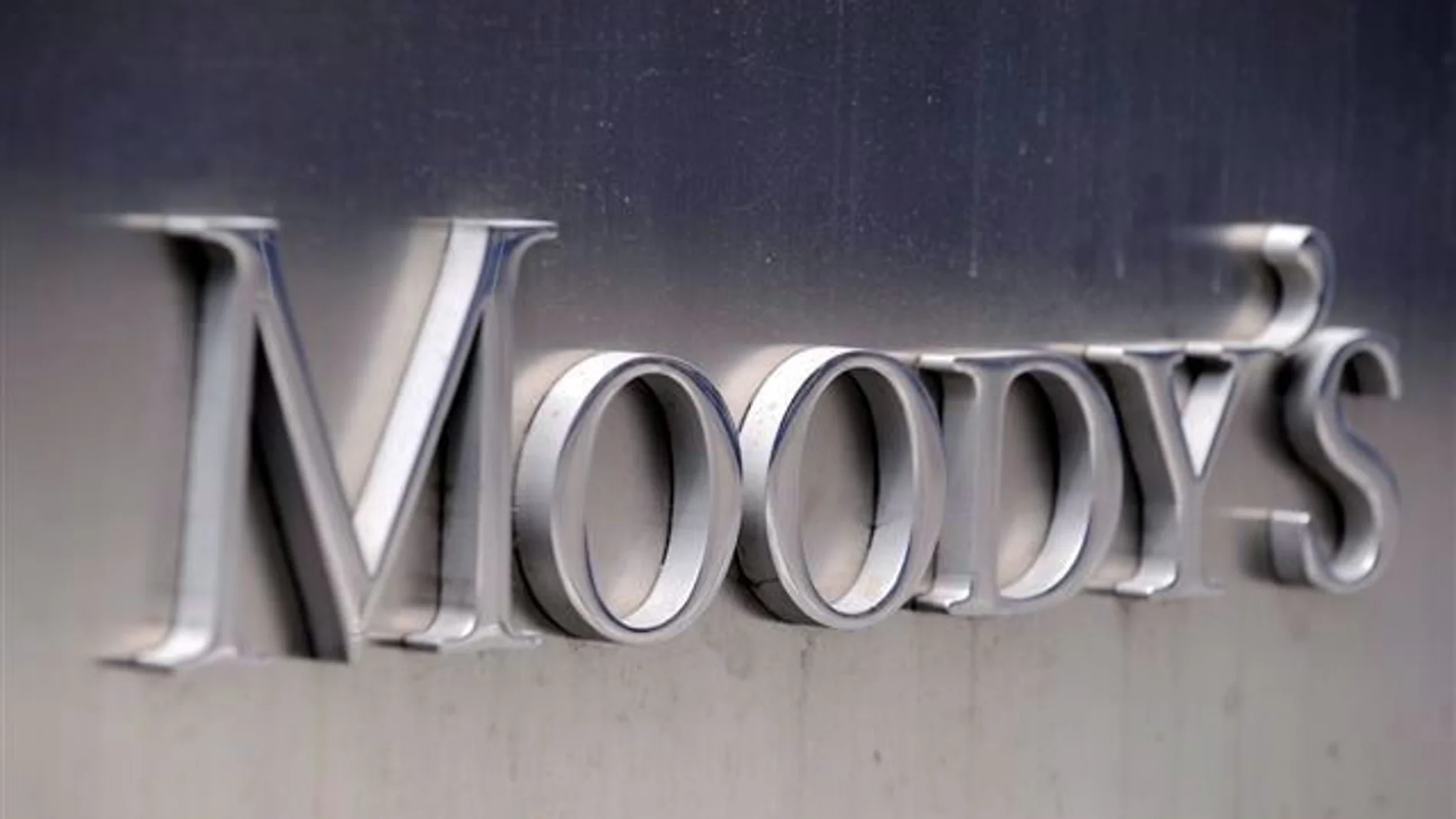 Moody's rebaja pide España que se financie con el MEDE
