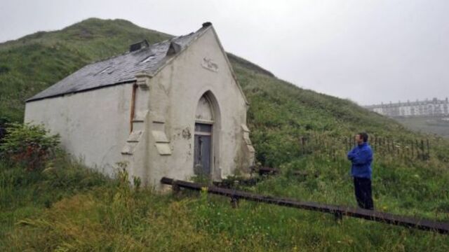 La otra burbuja inmobiliaria: la funeraria convertida en chalet