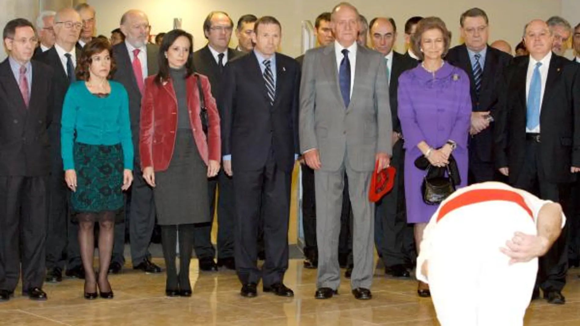 Los Reyes inauguran la nueva biblioteca de la Universidad de Deusto