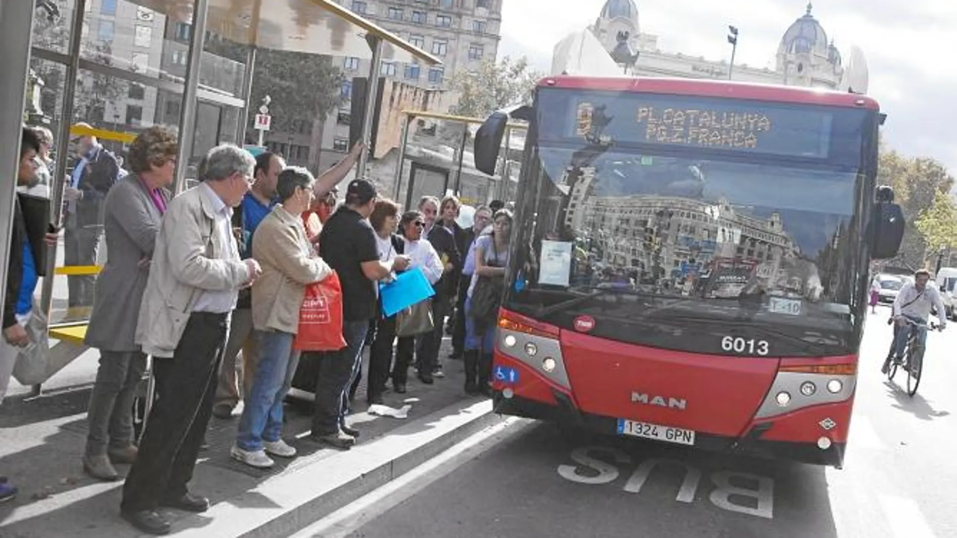 La huelga parcial de autobuses afecta a la movilidad de Barcelona
