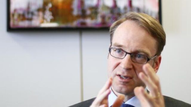 El presidente del Bundesbank aconseja a España cobijarse bajo el paraguas del rescate