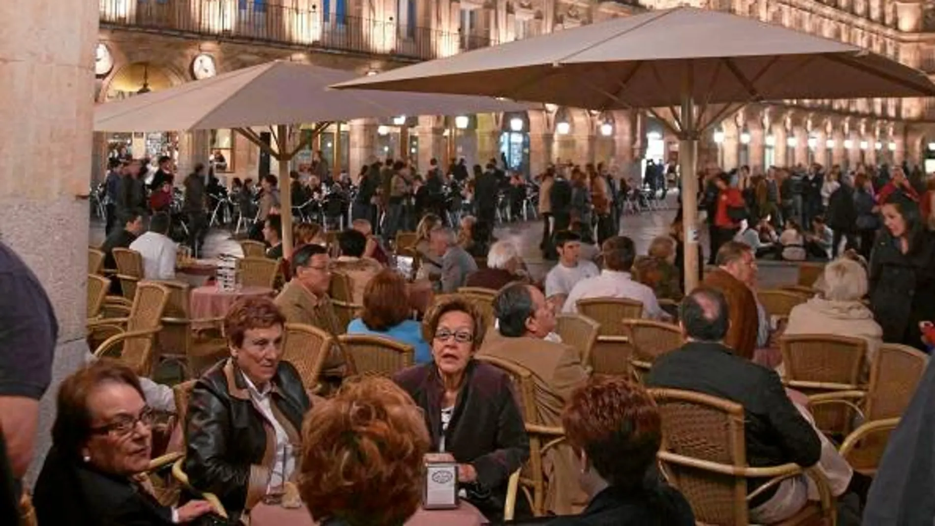 Terrazas en la Plaza Mayor salmantina