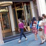 El paseo de Gràcia se ha especializado en el comercio de lujo