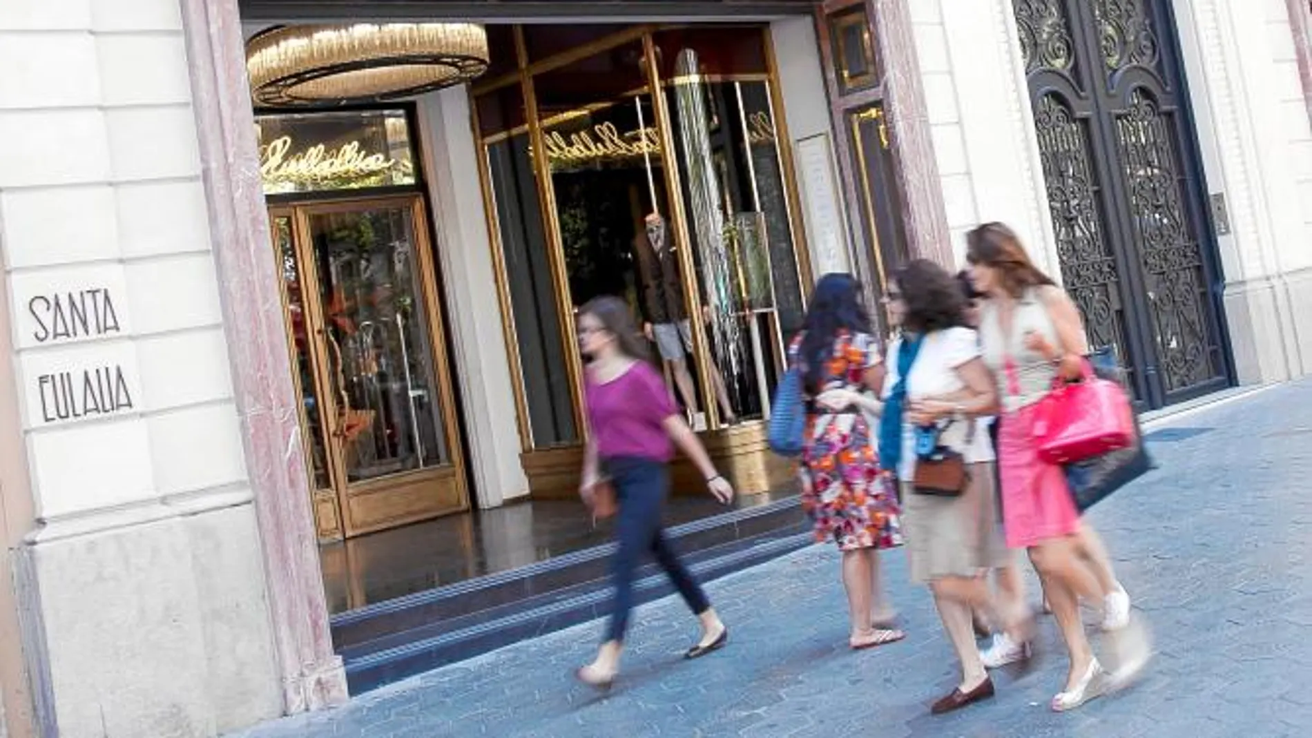 El paseo de Gràcia se ha especializado en el comercio de lujo