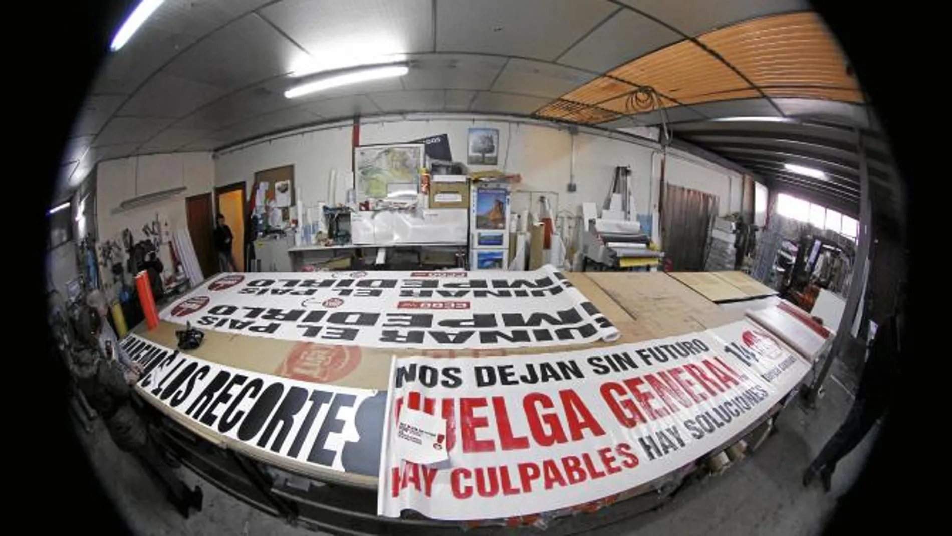Una pancarta trilingüe de 14 metros encabezará la manifestación