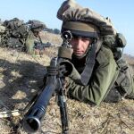 Un soldado israelí, durante una maniobra militar en los Altos del Golán
