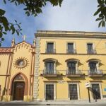 Nacido de la reforma del Convento María Auxiliadora, el hotel muestra la arquitectura del siglo XIX