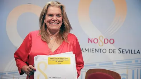 Asunción Fley, delegada de Hacienda, durante la presentación del proyecto de ordenanzas fiscales