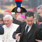 El mayordomo del Papa seguirá recluido otros 15 días