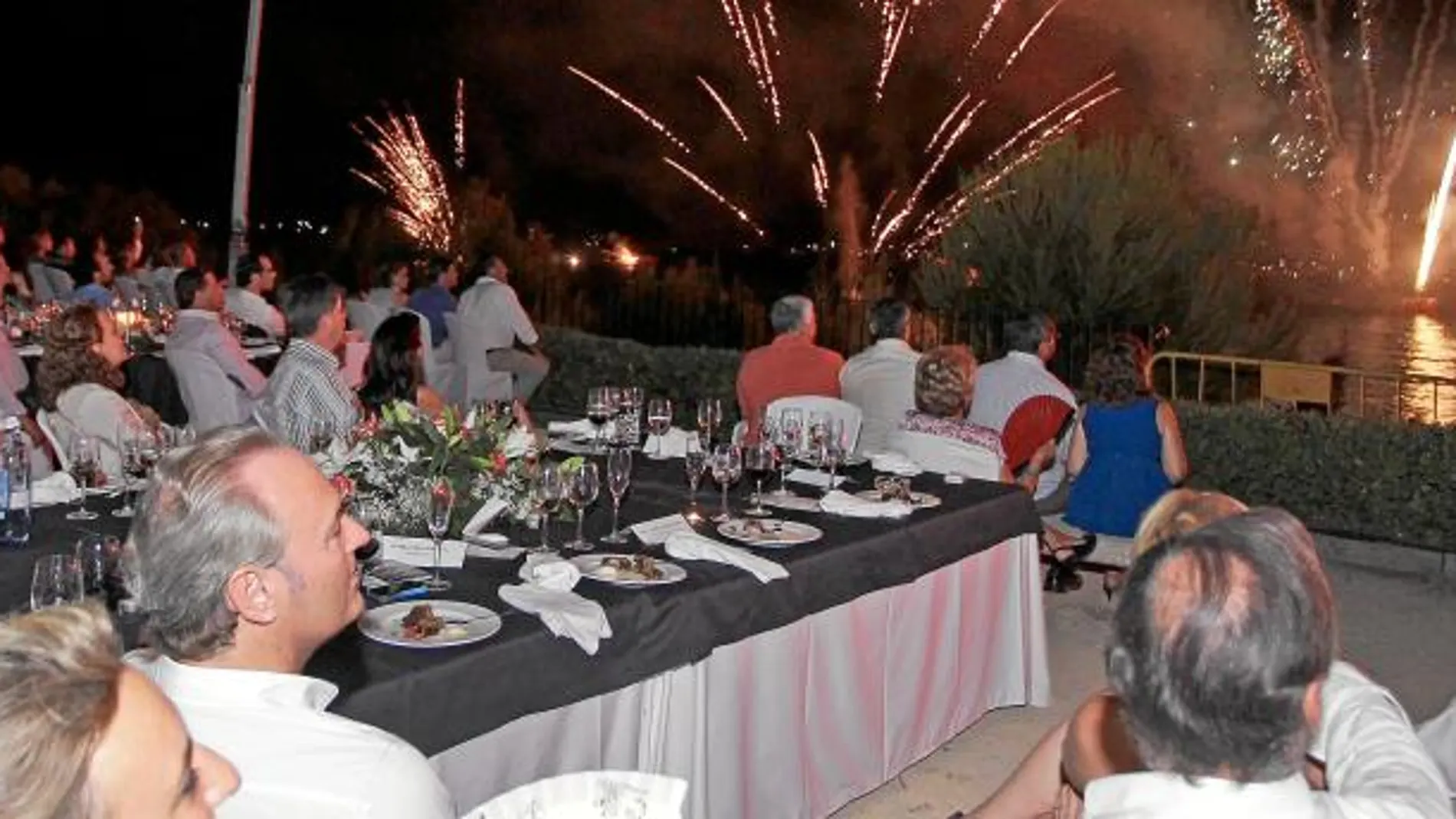 El presidente de la Generalitat, Alberto Fabra, asistió la noche del sábado al Castell de l'Olla