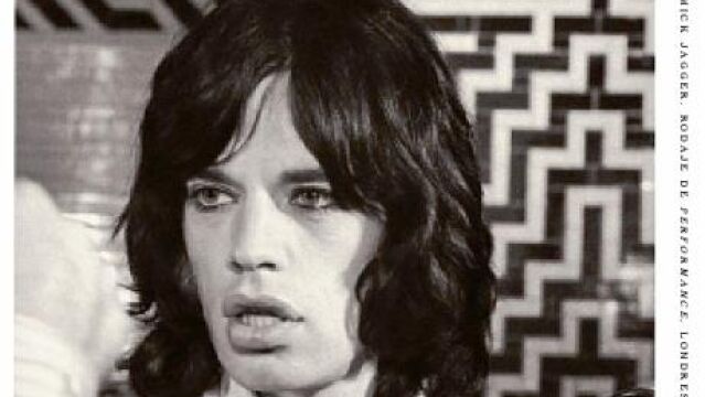 Mick Jagger, en el rodaje de «Performance», fotografiado por Baron Wolman en 1968, de «Rolling Stones 50 x20»