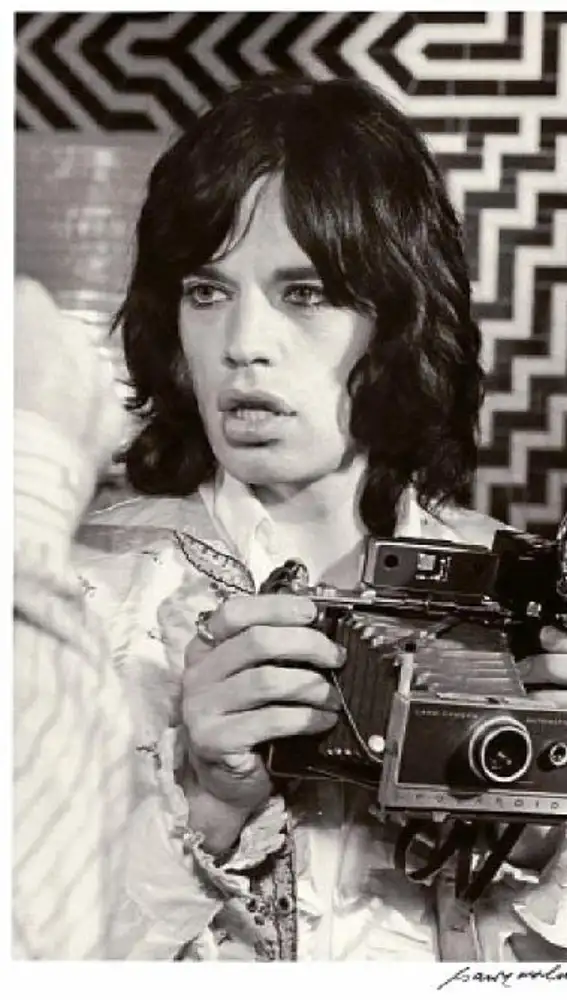 Mick Jagger, en el rodaje de «Performance», fotografiado por Baron Wolman en 1968, de «Rolling Stones 50 x20»