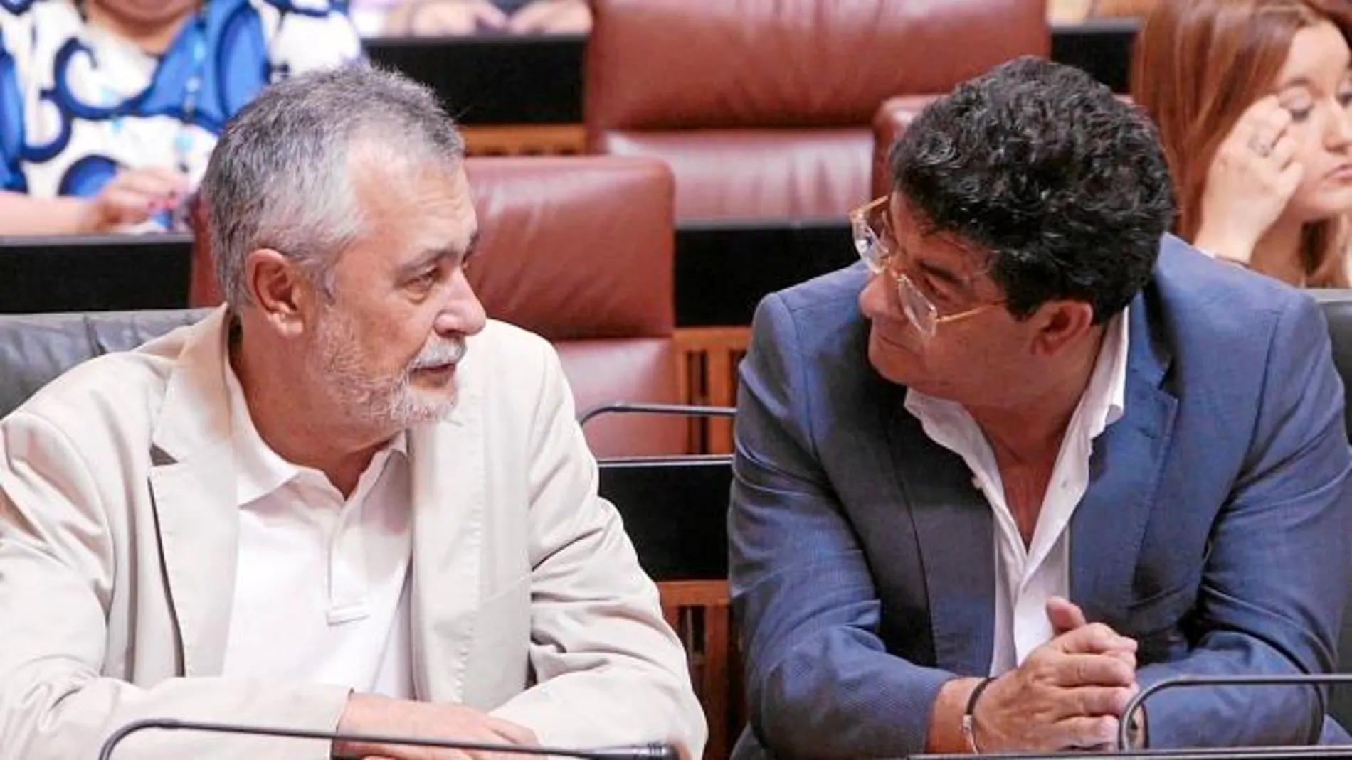 El presidente de la Junta, José Antonio Griñán (PSOE), junto a su vicepresidente Diego Valderas (IU)