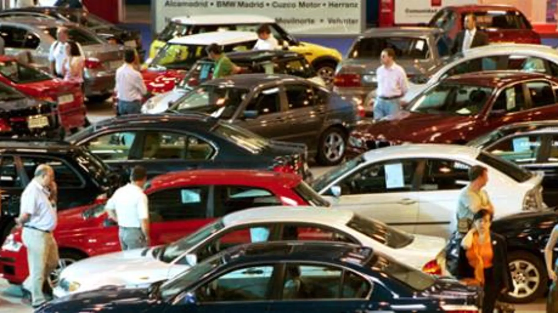 Los fabricantes reclaman 1.000 euros de ayuda para la compra de coches y renuncian a acudir a la Feria del Antomóvil de Bracelona por la crisis