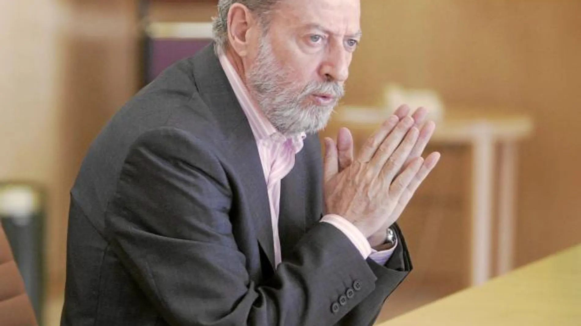 El presidente de la Diputación, Fernando Rodríguez Villalobos, enmarca la medida en la «política de austeridad que seguimos»