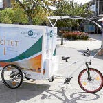 Triciclos enchufables para la distribuición comercial conectados con GPS a Prosegur