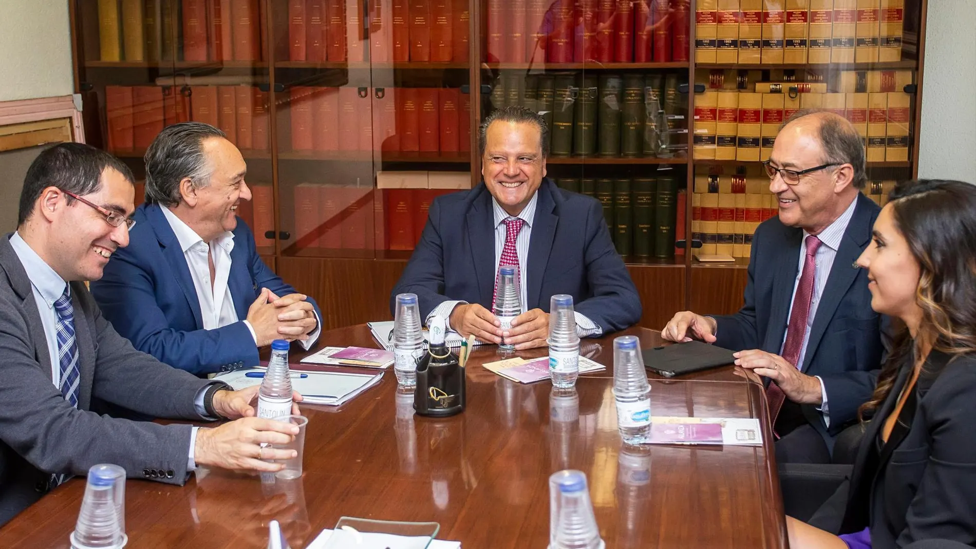 Reunión del Consejo de Cuentas de Castilla y León presidida por Mario Amilivia