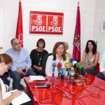 La alcaldesa de Cartagena, Ana Belén Castejón, anunció ayer su dimisión como secretaria general del PSOE cartagenero tras «asumir las consecuencias» de pactar con el PP
