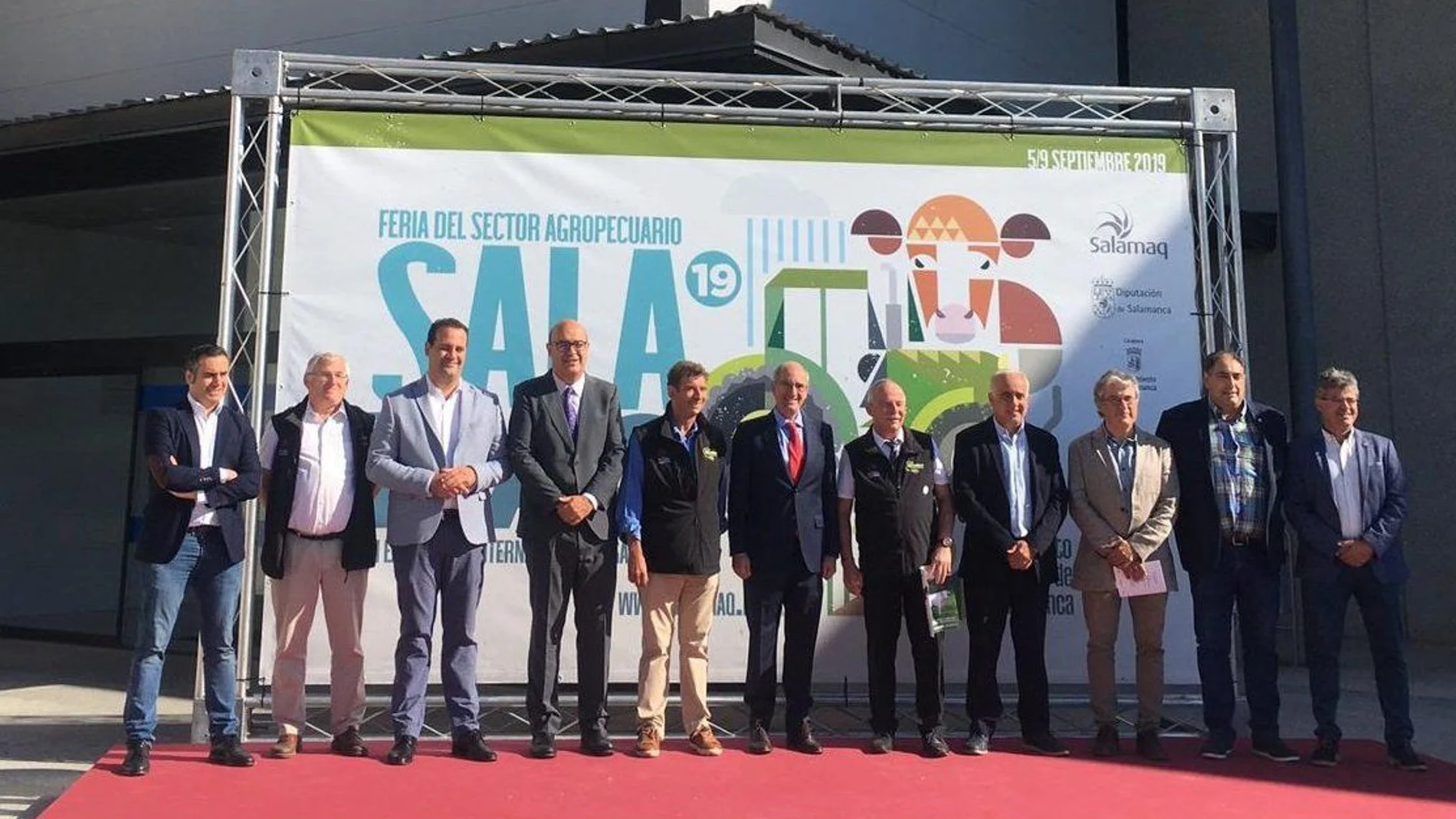 Foto de familia de Javier Iglesias con la delegación francesa encabezada por Dominique Graciet