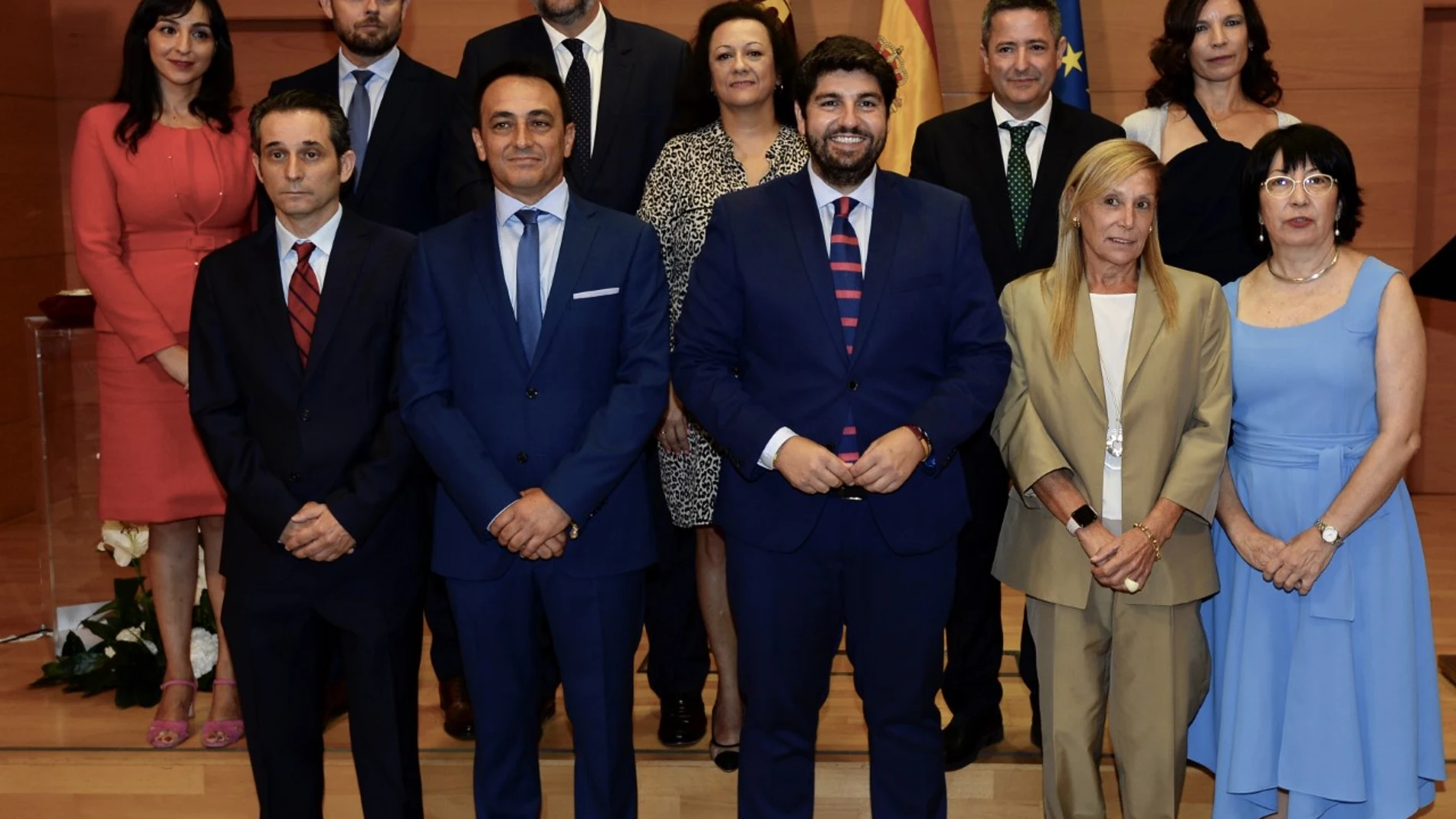 El presidente regional, López Miras, junto con los secretarios generales de la Región