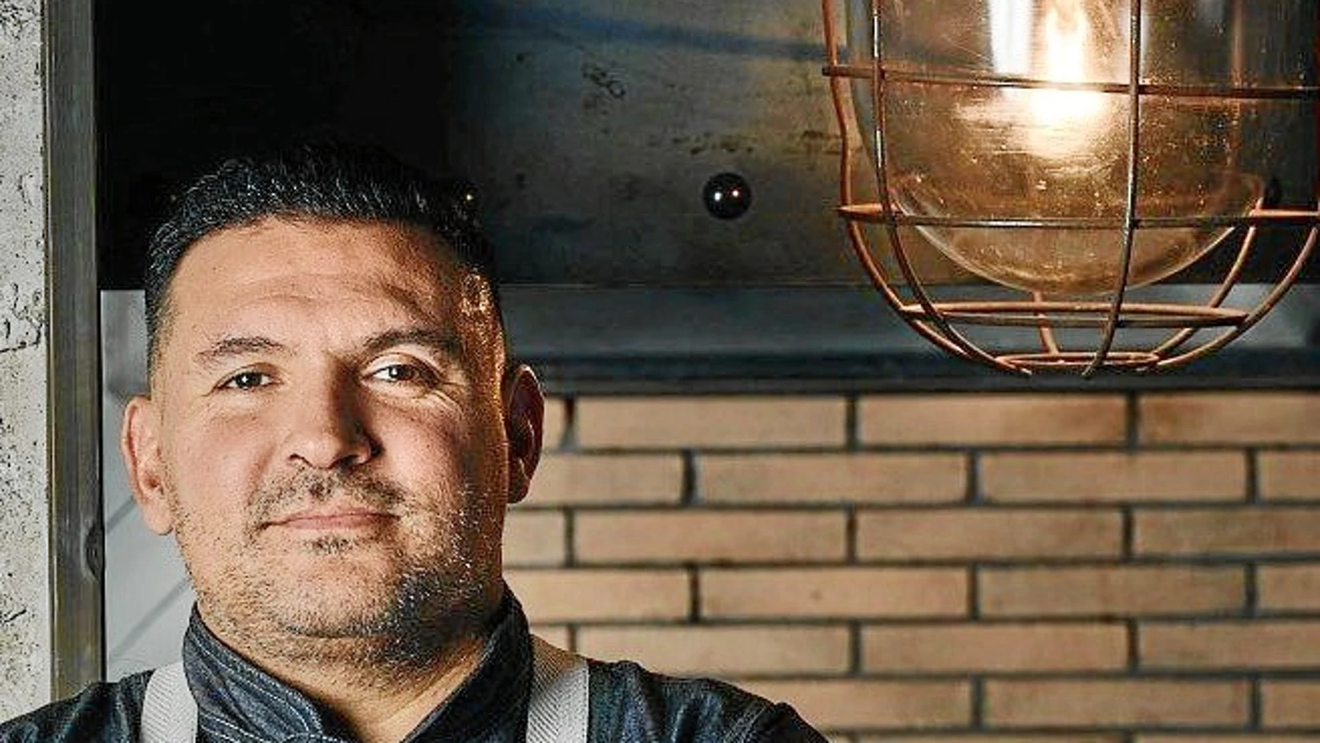 El chef Brichetto realiza en Piantao cortes clásicos y novedosos hechos tanto a partir de métodos tradicionales de cocción como de otras técnicas en una parrilla vista