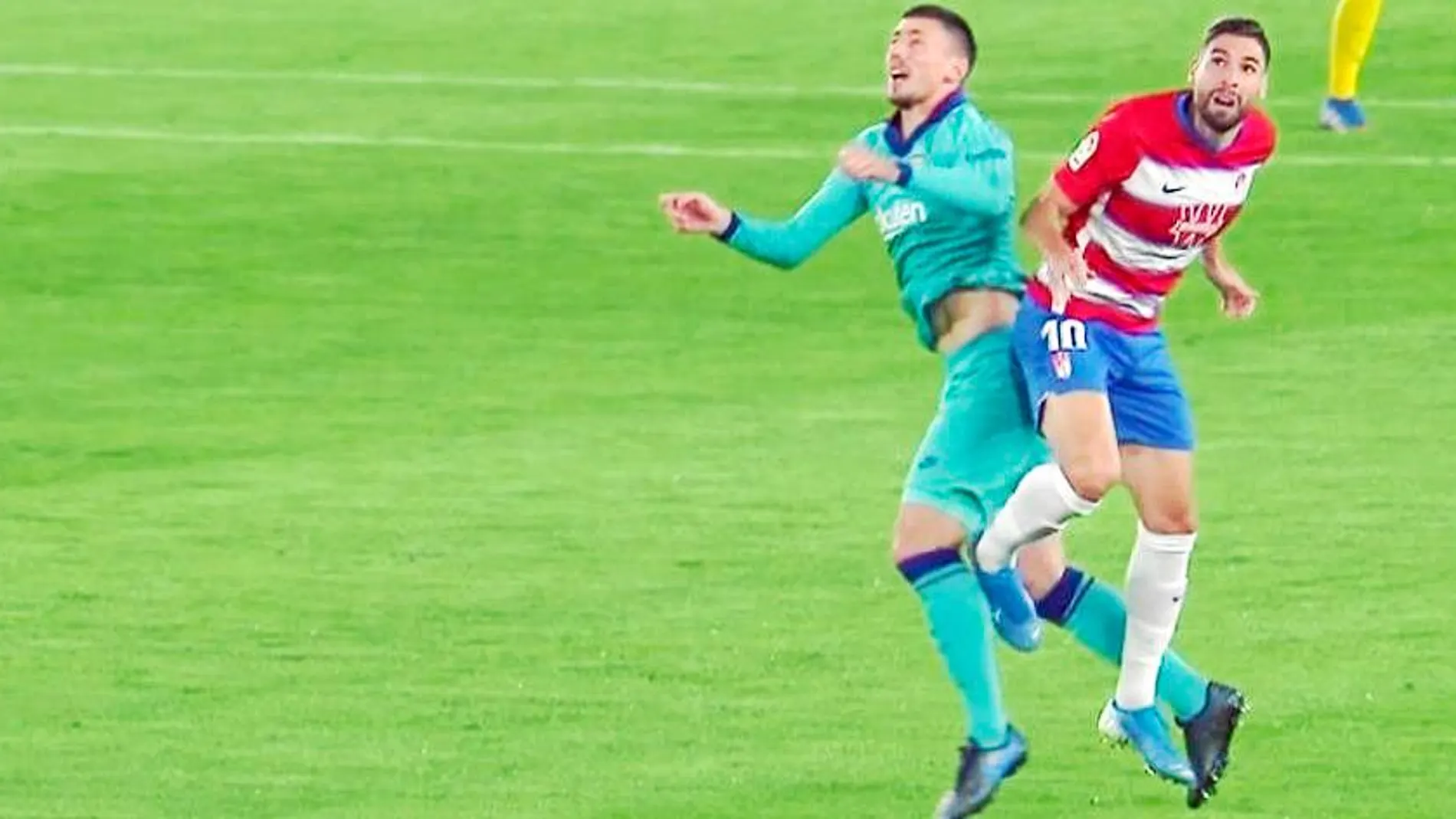 El VAR de «El Chiringuito»: ¿Hay falta de Puertas a Lenglet en el 1-0 del Granada?
