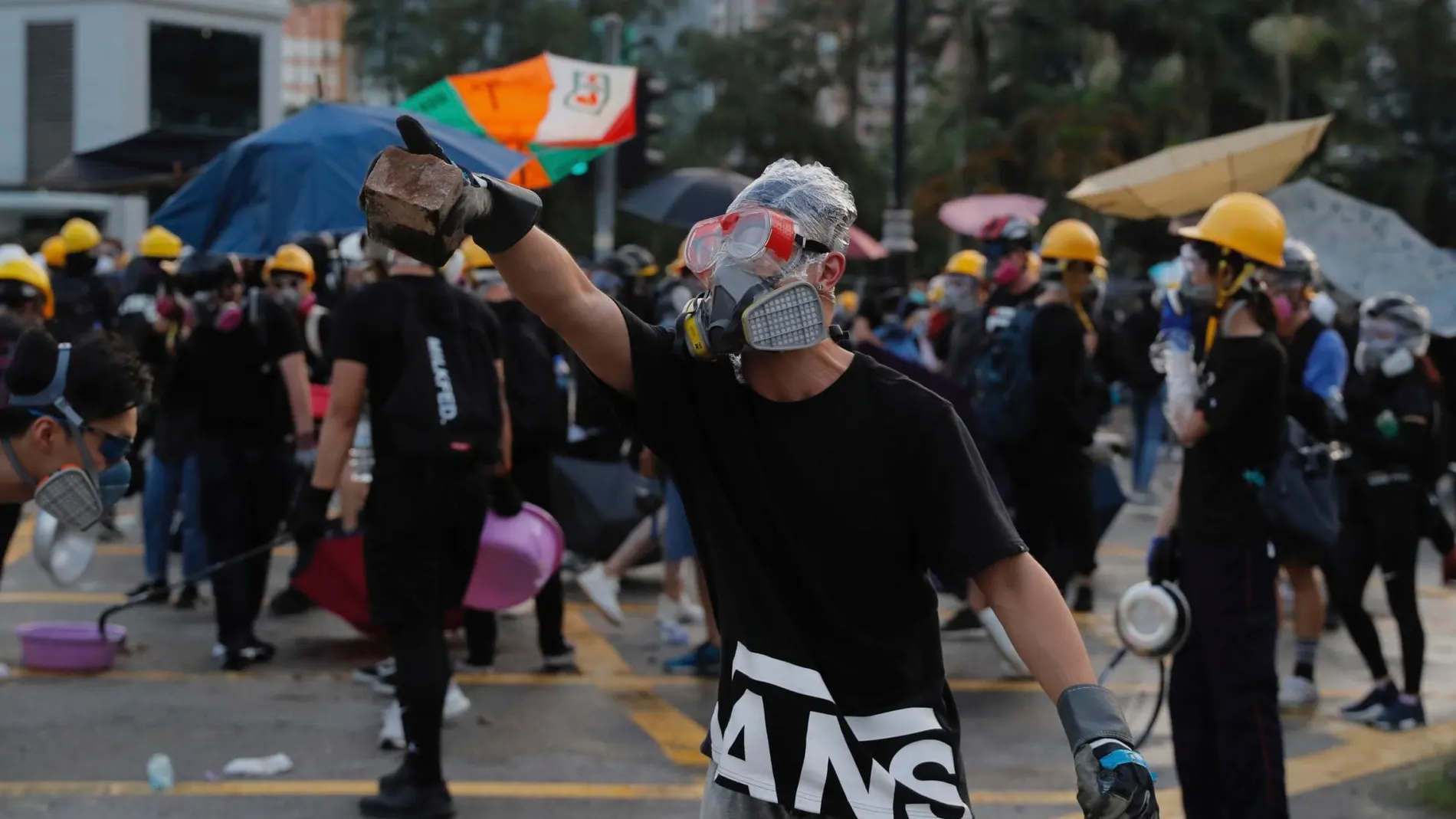 Manifestantes se enfrentan con la Policía en Hong Kong / Foto: Ap