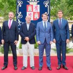 El presidente Fernández Mañueco, el vicepresidente Igea y el consejero Ángel Ibáñez con los nuevos altos cargos