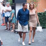 Luigi Di Maio pasea por una calle de Roma con su novia/EFE