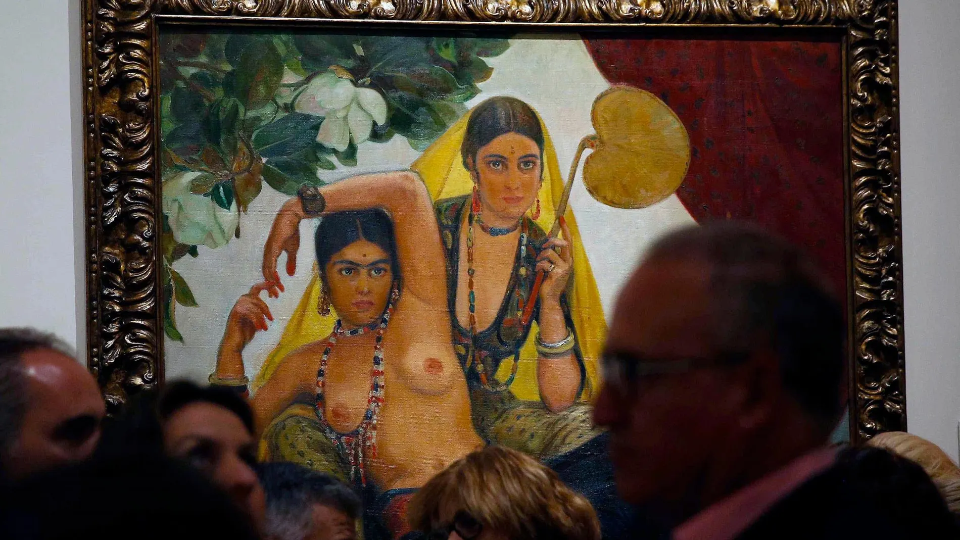 El cuadro “Bayaderas indias” de Eduardo Chicharra, en el marco de la exposición de los cuadros donados por Hans Rudolf Gersternmaier /EFE