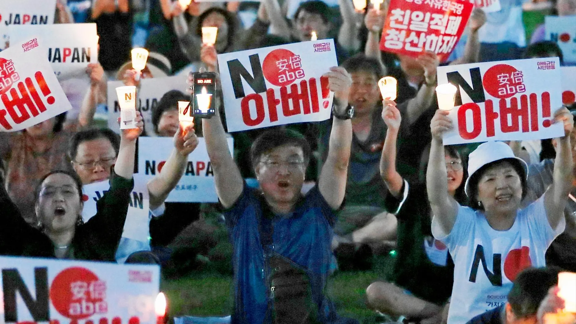 Protesta en Seúl contra el primer ministro japonés Shizo Abe