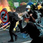 Disturbios en Hong Kong, donde los manifestantes reclaman su derecho al sufragio universal / Reuters